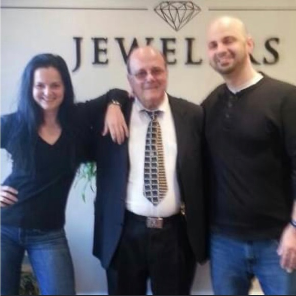 Meet your Posher, Melissa - Picture 4 of 4